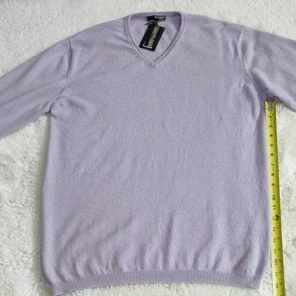 MURANO CASHMERE Men's Lavender V-Neck Sweater - Picture 14 of 17